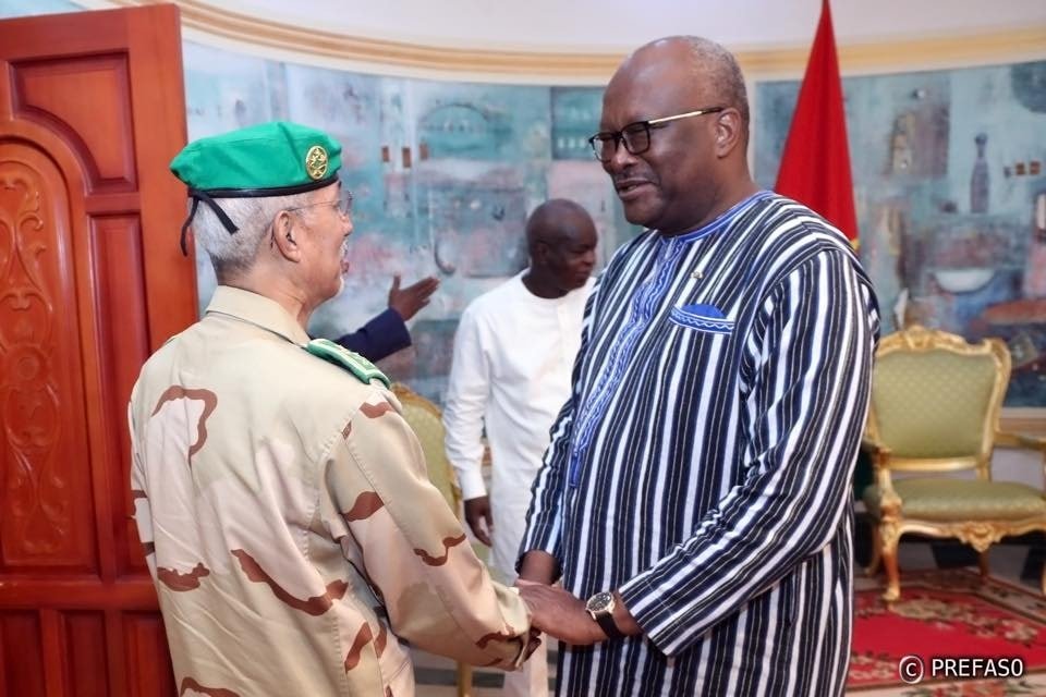 Force conjointe du G5 sahel : les adieux du général Hanena au président du Faso.